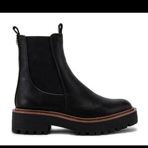 Sam Edelman Laguna Lug Sole Chelsea Boot - Size 8